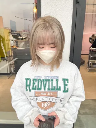 ショート カラー 藤井 貴美子のヘアスタイル