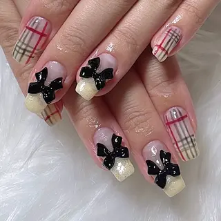 ネイル シュシュ 🎀 girly nailのネイルデザイン