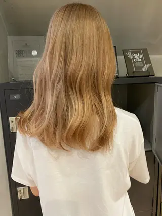 セミロング カラー アカリ /パーマスタイルのヘアスタイル