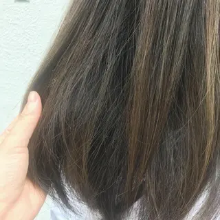 セミロング カラー ヘアアレンジ moi-meme.soe所属・タナカ リナのヘアスタイル