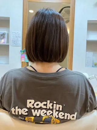 ミディアム 湯浅 貴子のヘアスタイル