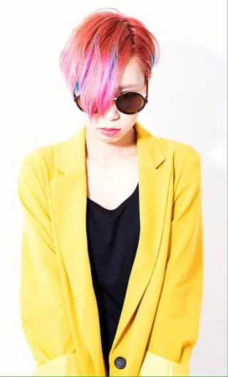 ショート ミディアム カラー アオガミ （前髪顔周りカット）のヘアスタイル