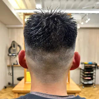 ショート メンズ 西山 良波のヘアスタイル