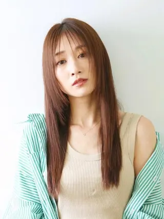 ロング ブリーチなしダブル/ レイヤーカット 小棹のヘアスタイル