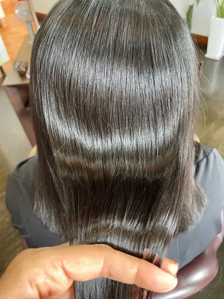 ミディアム La Ruelle yoko🐈髪質改善のヘアスタイル