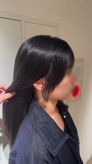 ロング 山根 里緒のヘアスタイル