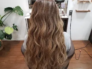 ロング カラー Luana 矢場町のヘアスタイル