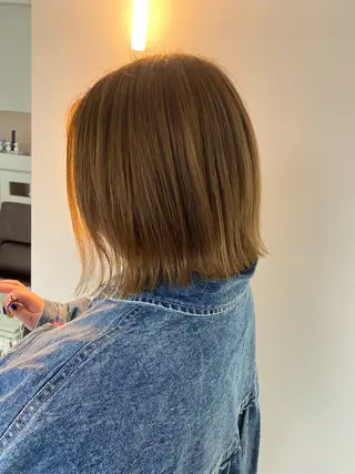 ミディアム kou🌥️レイヤー /艶カラーのヘアスタイル