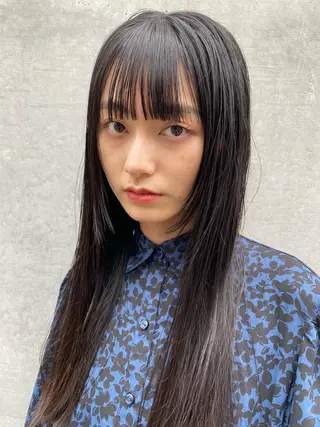 ロング ✨透明感カラー✨ 🦖佐々木未来🦕のヘアスタイル