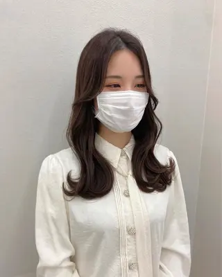 セミロング 山本 紗代のヘアスタイル