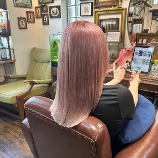 ミディアム カラー BRITS 渡辺 菜々子のヘアスタイル