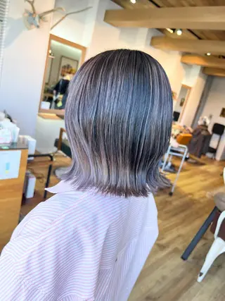 ショート カラー 堀 望美のヘアスタイル