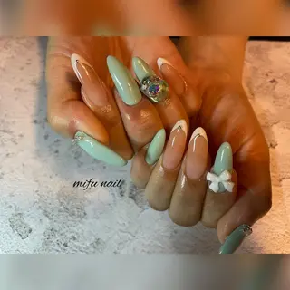 ロング ネイル 大田 美笛香のネイルデザイン