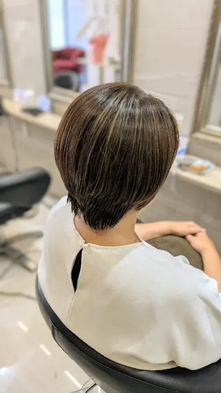 ショート 富岡輝/横浜天王町 ブリーチのヘアスタイル