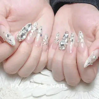 ロング ネイル Yakko pas á pasのネイルデザイン