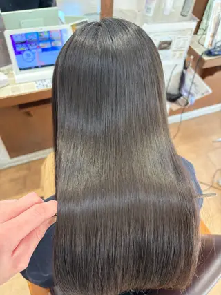 セミロング カラー 艶髪クリエイター🪽 秋田 聖也のヘアスタイル