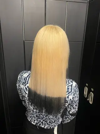 セミロング カラー HIKARI🐈⬛ レイヤー×デザインのヘアスタイル