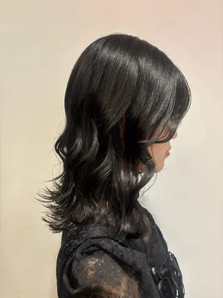 ミディアム レナーク イスト ひとみのヘアスタイル