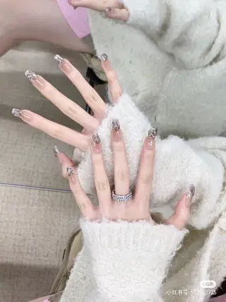 ネイル Theone栄店 伊藤のネイルデザイン