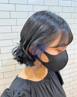 ショート カラー オーストヘアージジ所属・TAI透明カラー 柔らかい縮毛矯正のヘアスタイル