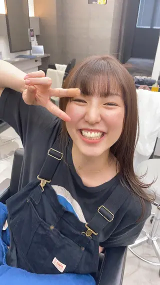 セミロング カラー パーマ ヘアアレンジ メンズ キッズ ネイル マツエク・マツパ 盛れる前髪／レイヤー カット／艶髪髪質改善のヘアスタイル