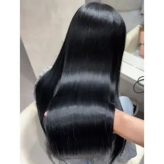 ロング LOTTA CUCCI所属・miyu /トレンド カラー×艶髪のヘアスタイル