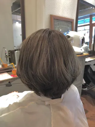 ショート カラー 小森谷 亮太のヘアスタイル