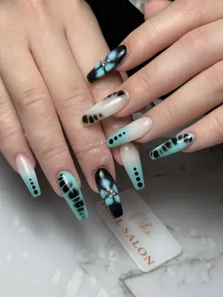 ネイル 💕鈴木ユリ パラジェル/オフ無料のネイルデザイン