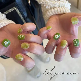 カラー ネイル Elegancia. Hiromiのネイルデザイン