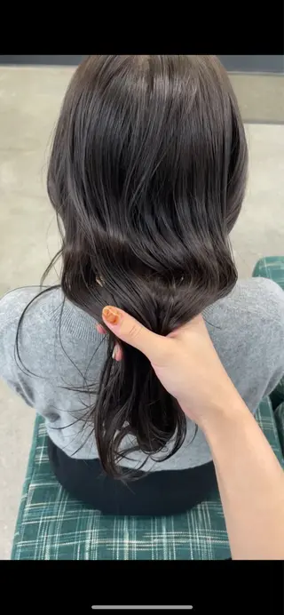 ロング パーマ、ボブ、透明感 カラー、小須田ゆあのヘアスタイル