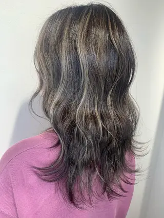 セミロング カラー 佐々木 有彩のヘアスタイル