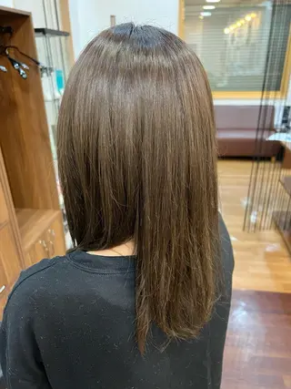 ミディアム カラー 亀田 未有のヘアスタイル