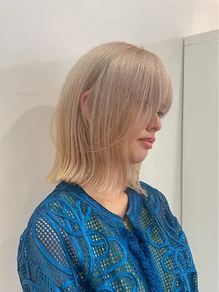 ショート 切りっぱなしボブ/ ブリーチカラー/大塚のヘアスタイル