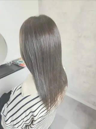セミロング 上杉 彩佳のヘアスタイル