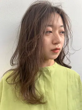 カラー うえの ももねのヘアスタイル