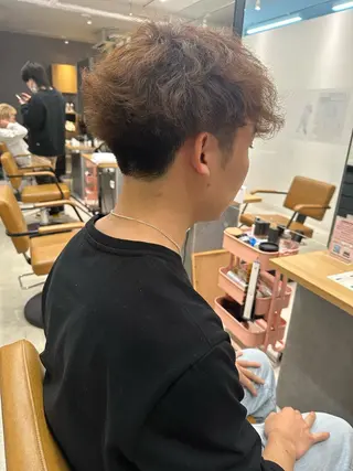 パーマ メンズ yu-kiハイトーン /ブリーチ無しカラーのヘアスタイル