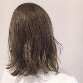 ミディアム カラー 宮内 真乃のヘアスタイル
