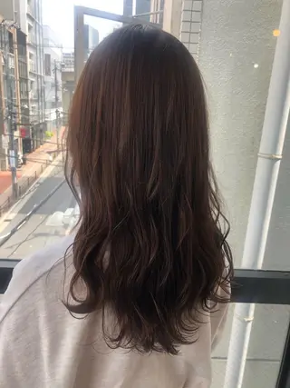 セミロング カラー 髪質改善＆ブリーチ 伊勢　祐一郎のヘアスタイル