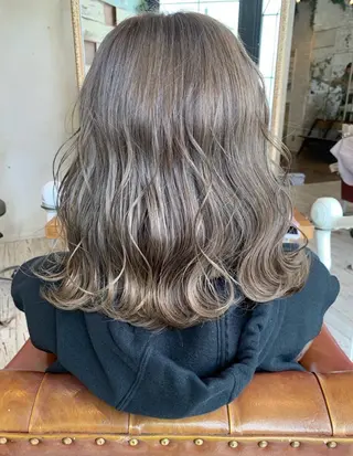 ミディアム カラー 廣瀨顕成 /DECORAのヘアスタイル