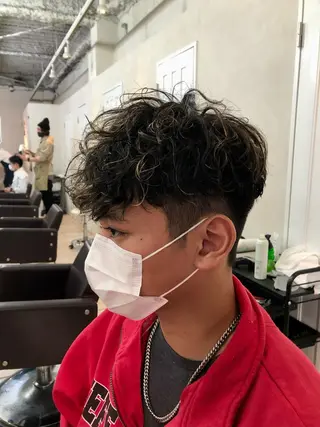 パーマ メンズ カ レラのヘアスタイル