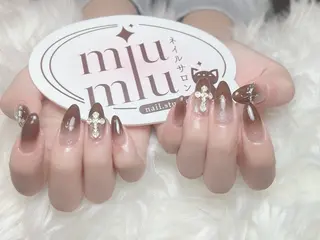 ミディアム Miu Miu Nail Studio所属・yu naのネイルデザイン