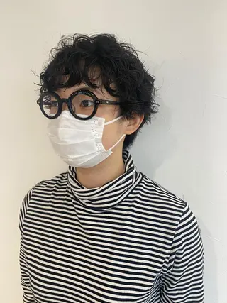 パーマ ミディアム SOLA .のヘアスタイル