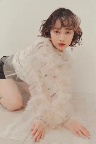 ミディアム カラー 髪質改善美容師 🪽YOSSYのヘアスタイル