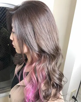 ロング カラー 上霜 菜月のヘアスタイル