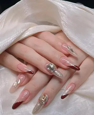 ネイル RAFFINE 月🦋🩵のネイルデザイン