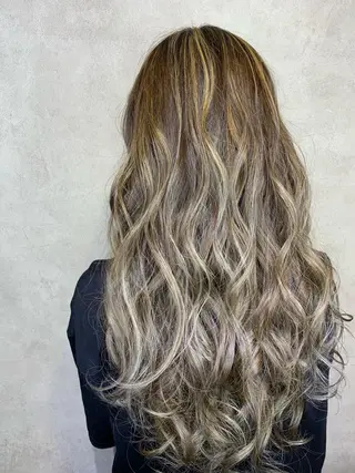 ロング BuzZ所属・西村 雄二/エクステのヘアスタイル