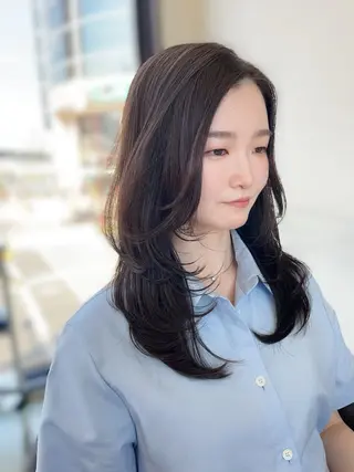 セミロング wil西宮レイヤー 西村徹のヘアスタイル