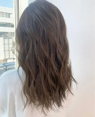 セミロング カラー 韓国風・ブリーチなし ・あり後藤　一斗店長のヘアスタイル