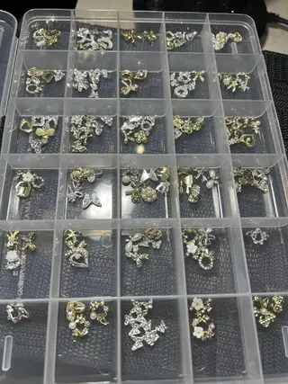 ネイル N. サロン所属・Theone栄店 田口のネイルデザイン