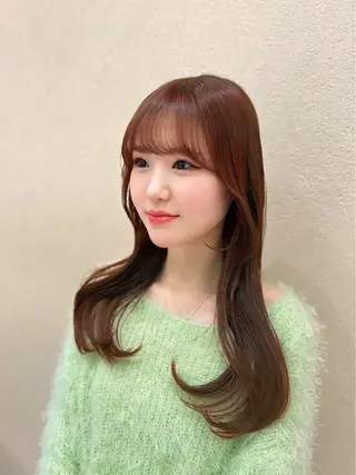 ロング カラー 羽成 優衣菜のヘアスタイル